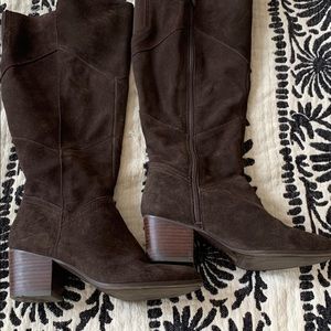 Brown Knee High Suede Boots!